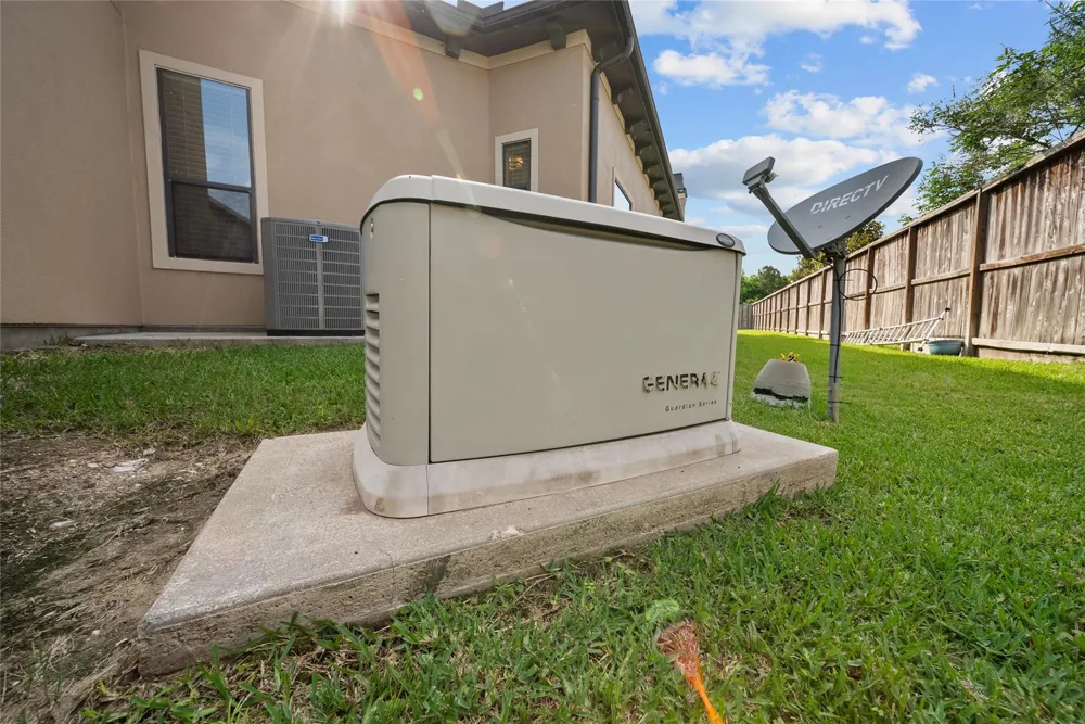 2080 Wilderness Trail Friendswood, TX 77546