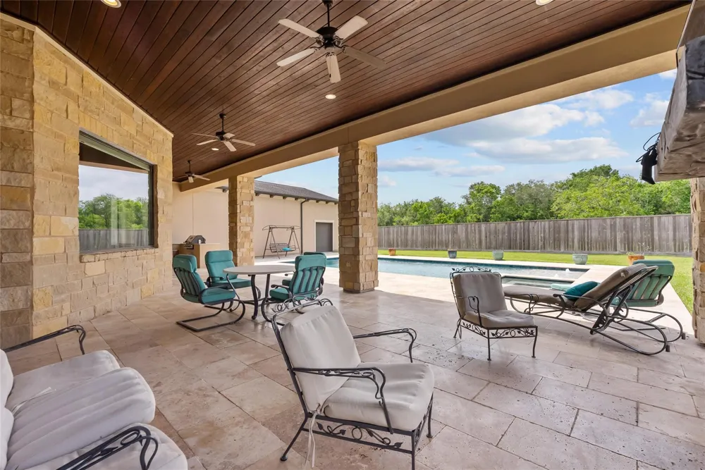 2080 Wilderness Trail Friendswood, TX 77546