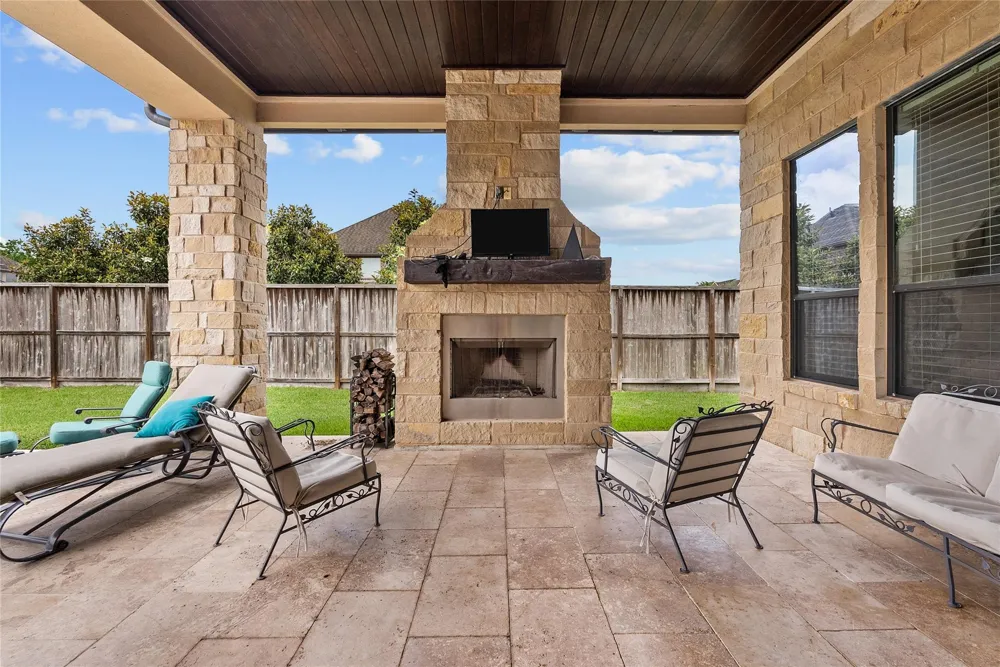 2080 Wilderness Trail Friendswood, TX 77546