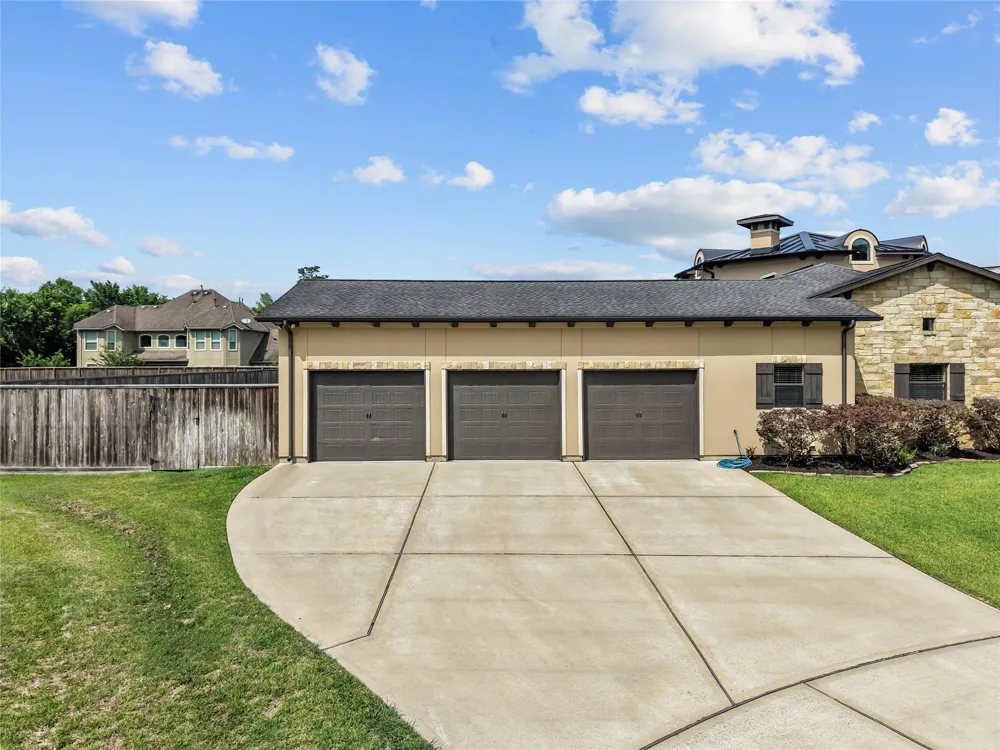 2080 Wilderness Trail Friendswood, TX 77546