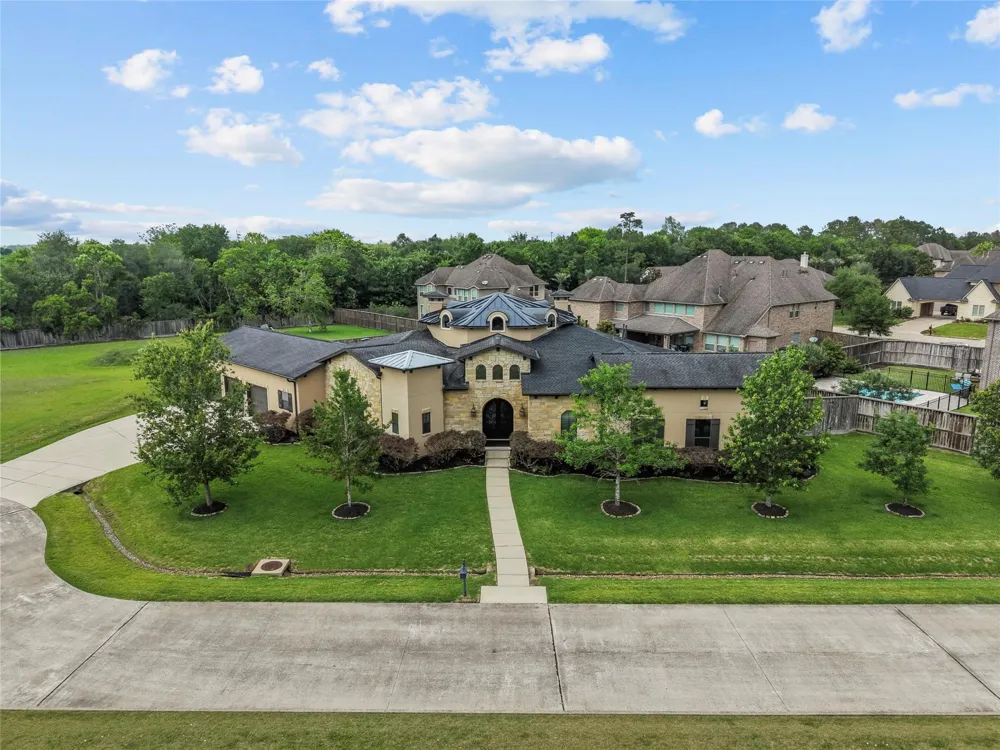 2080 Wilderness Trail Friendswood, TX 77546