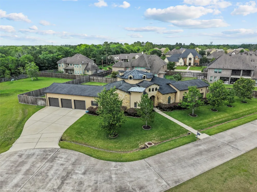 2080 Wilderness Trail Friendswood, TX 77546