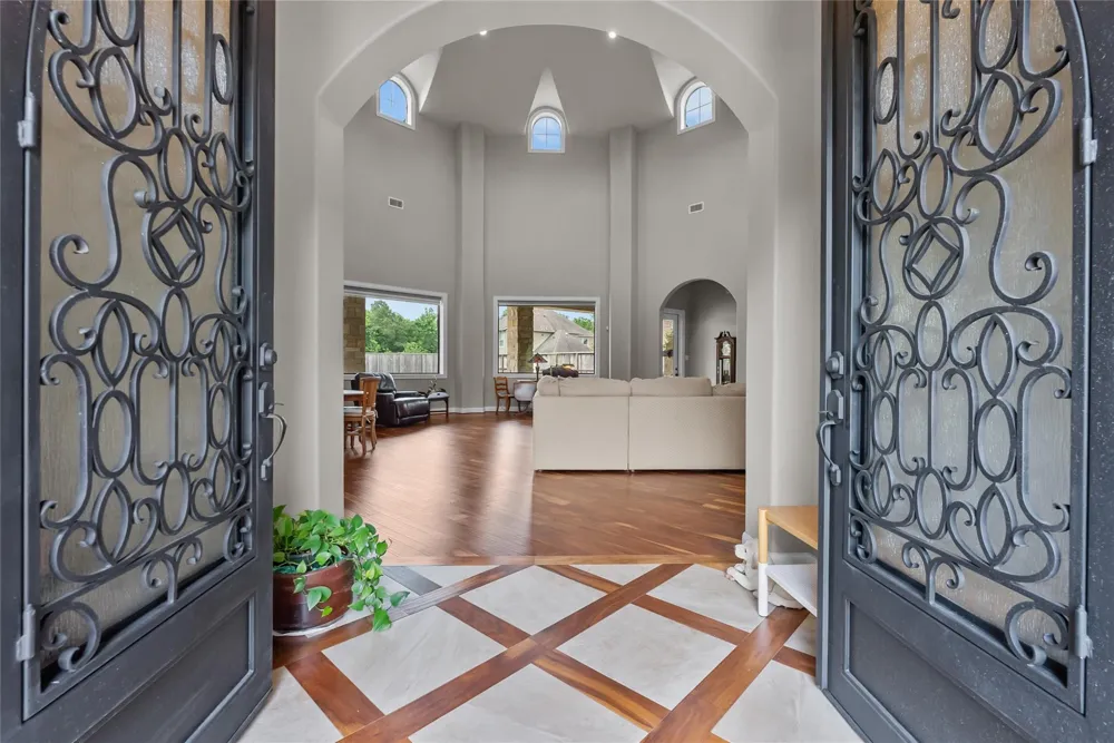 2080 Wilderness Trail Friendswood, TX 77546