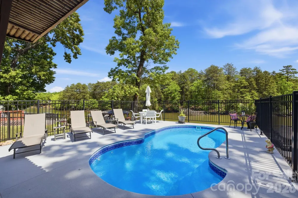 819 Hickory Point Drive Lexington, NC 27292