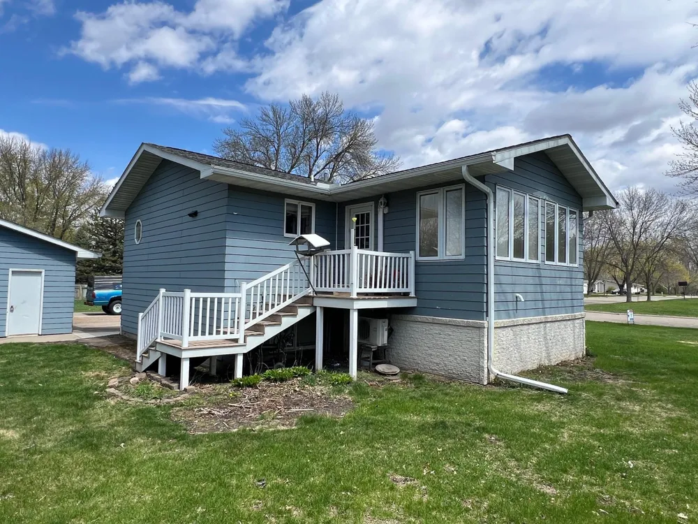 129 Nelson Street E Litchfield, MN 55355
