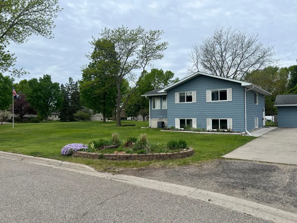 129 Nelson Street E Litchfield, MN 55355
