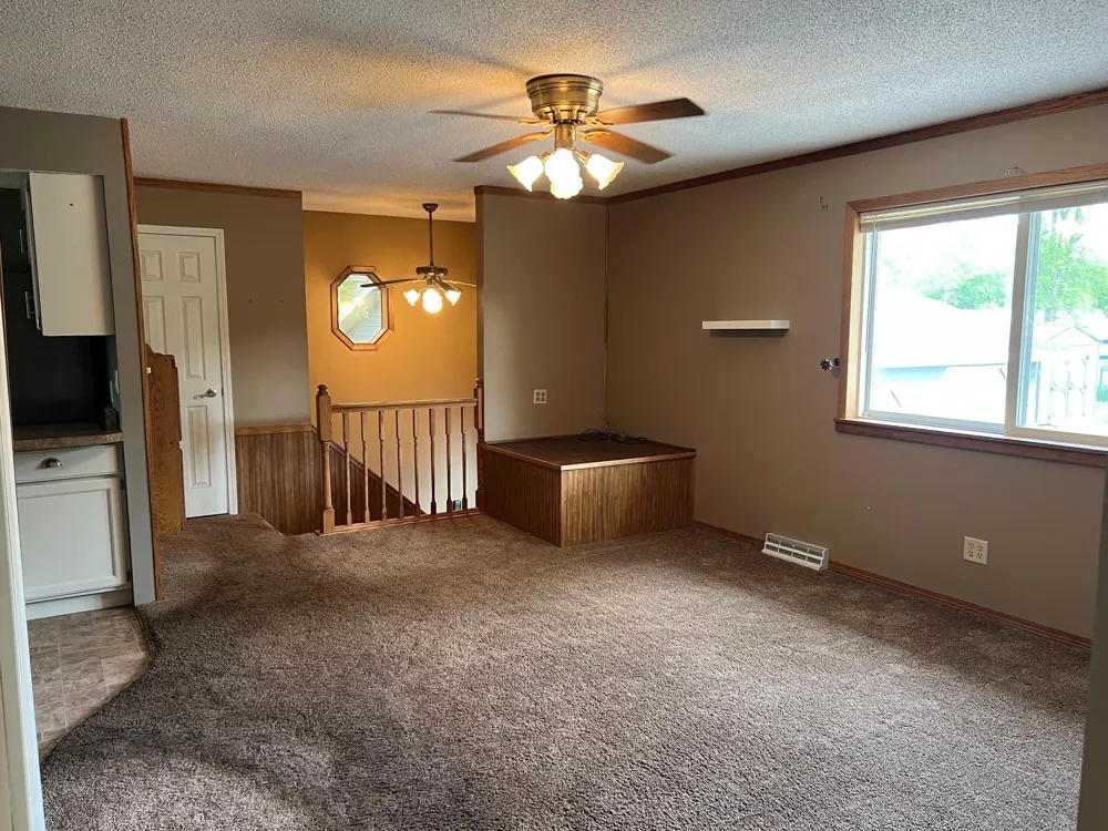 129 Nelson Street E Litchfield, MN 55355