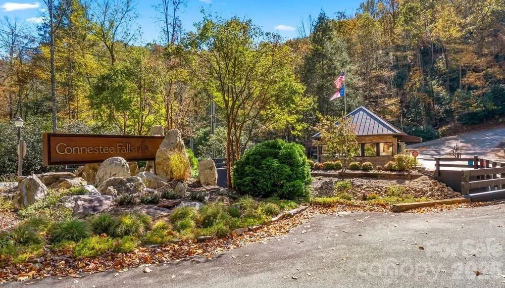 2698 Connestee Trail Brevard, NC 28712