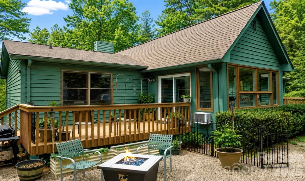 2698 Connestee Trail Brevard, NC 28712