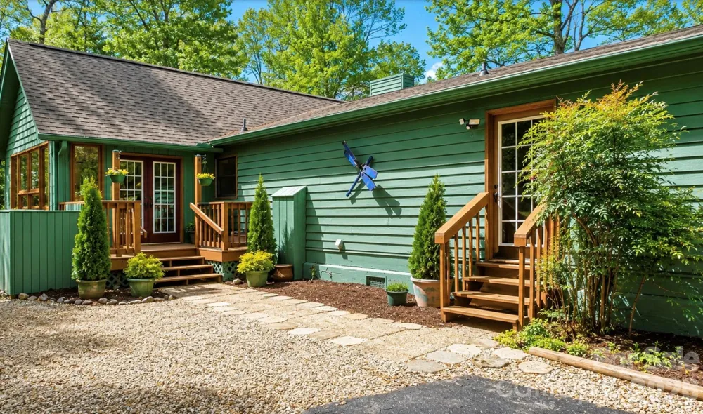 2698 Connestee Trail Brevard, NC 28712