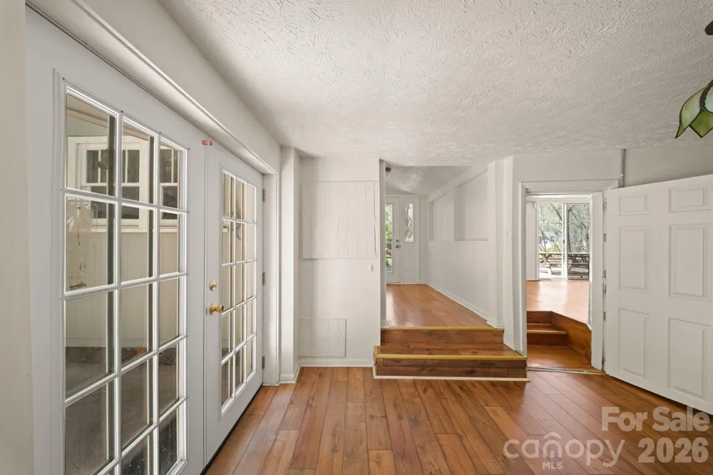 290 Hookers Gap Road Candler, NC 28715