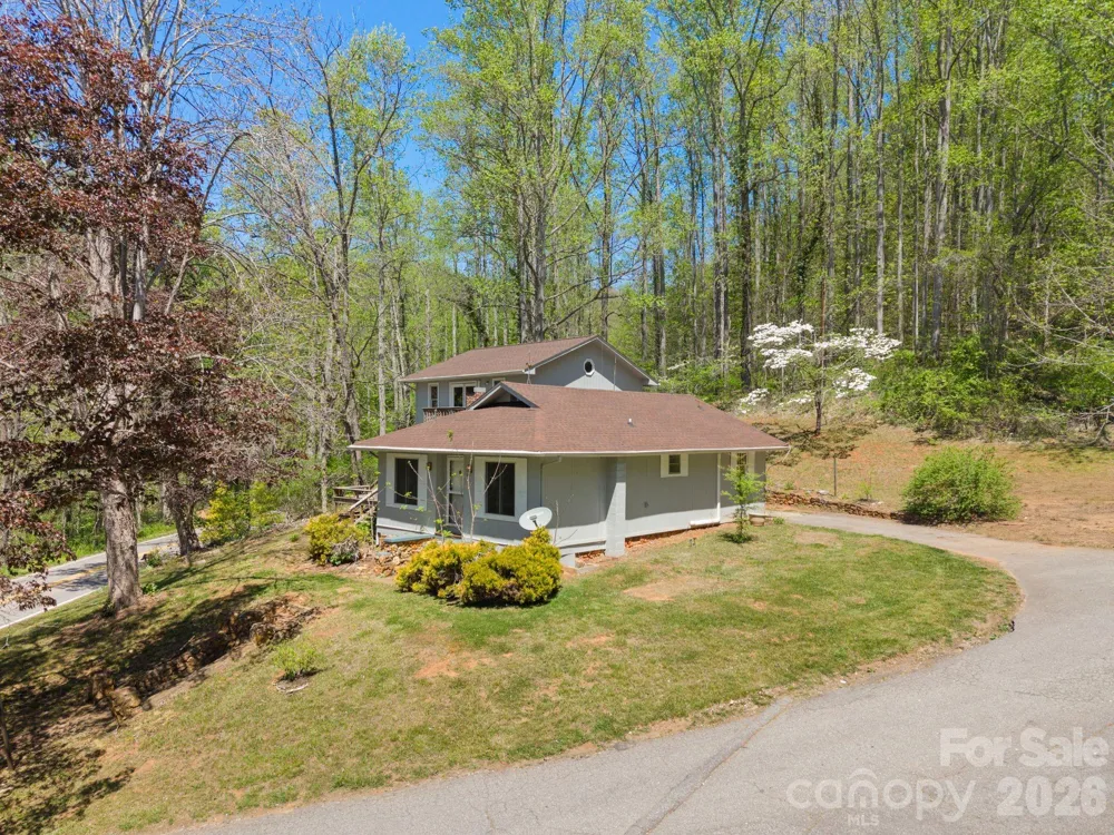 290 Hookers Gap Road Candler, NC 28715