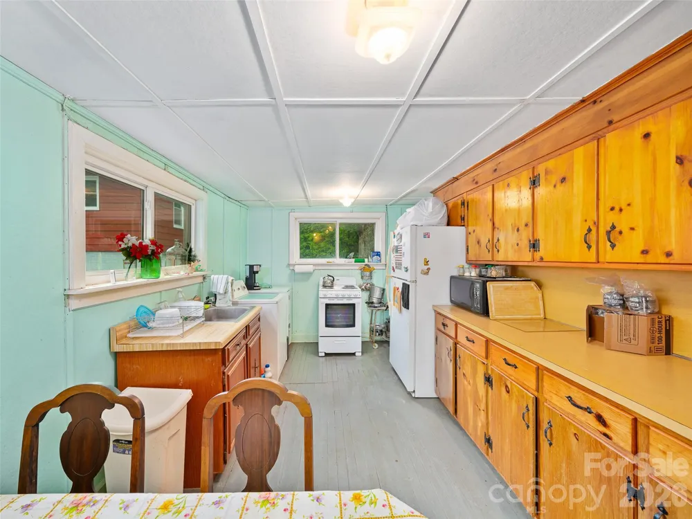 2380 Old Fort Road Black Mountain, NC 28711
