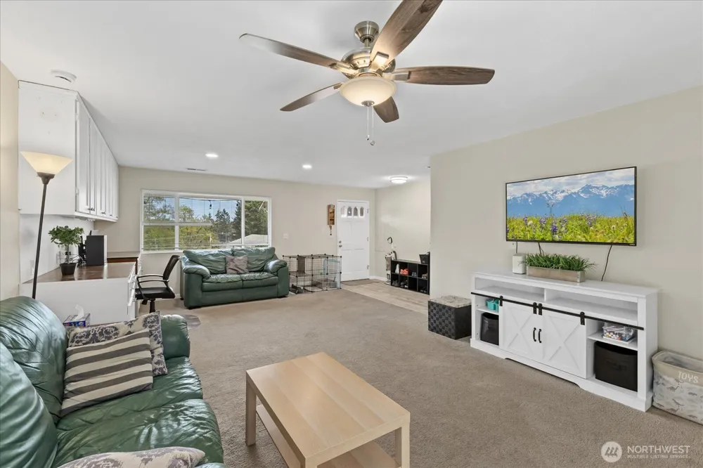 17151 SE Petrovitsky Road Renton, WA 98058