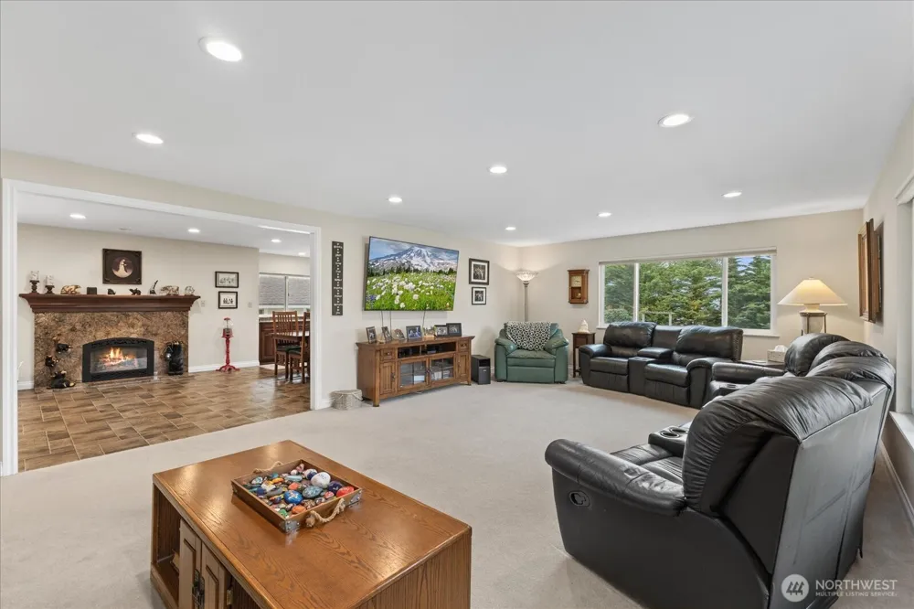 17151 SE Petrovitsky Road Renton, WA 98058
