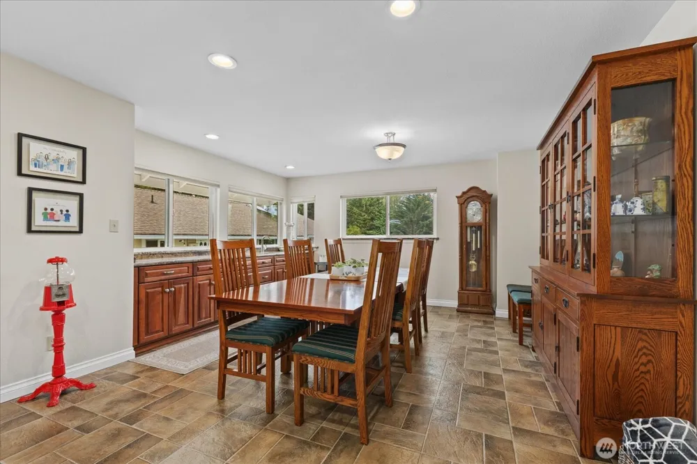 17151 SE Petrovitsky Road Renton, WA 98058