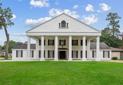 1526 Big Horn Drive