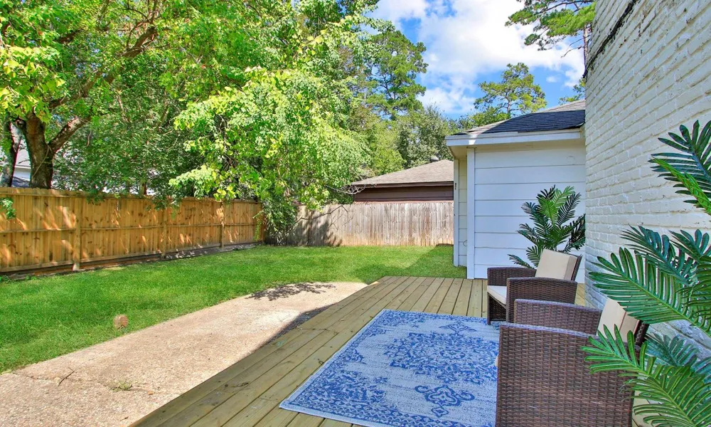 1526 Big Horn Drive Houston, TX 77090