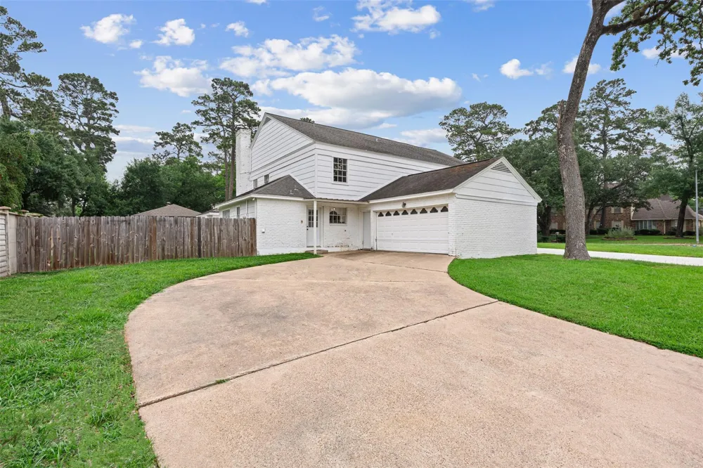1526 Big Horn Drive Houston, TX 77090