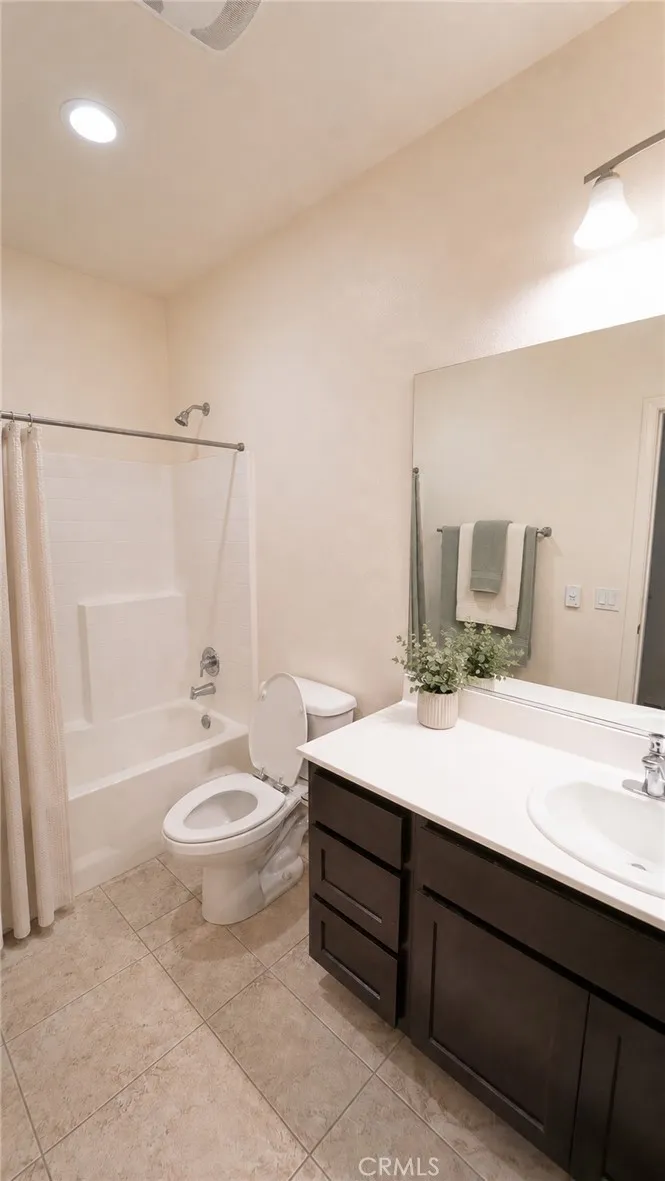 2469 Blossom Ridge Court #3 Simi Valley, CA 93063
