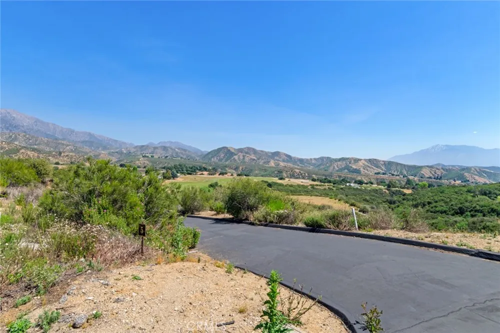 7050 Royal View Court Yucaipa, CA 92399
