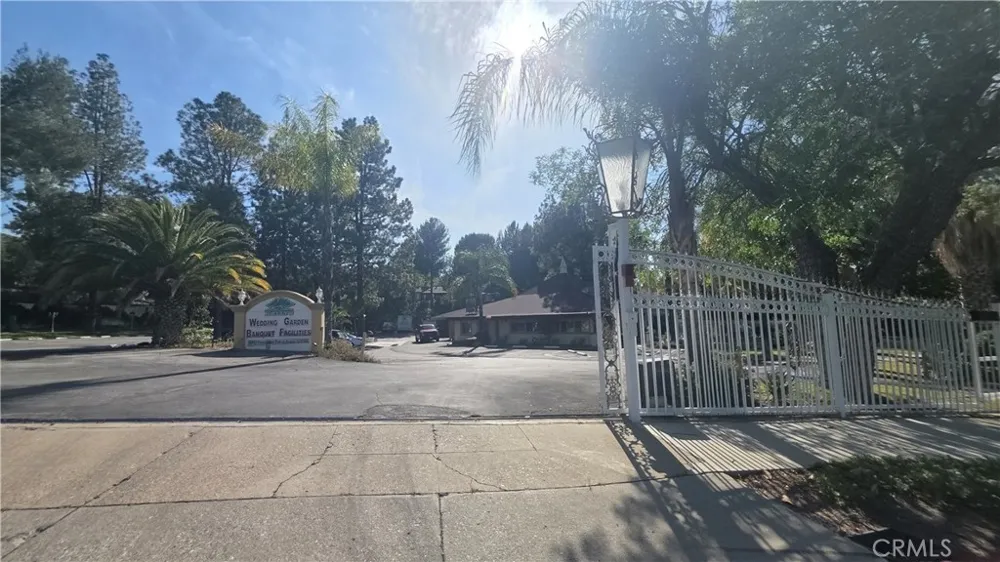 19364 Avenue Of The Oaks Newhall, CA 91321