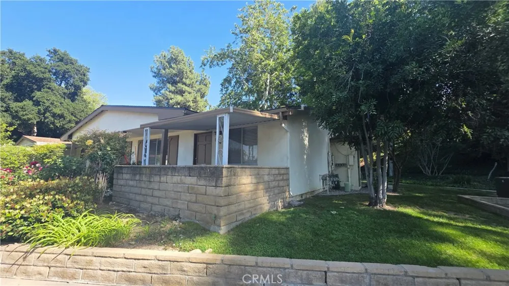 19364 Avenue Of The Oaks Newhall, CA 91321