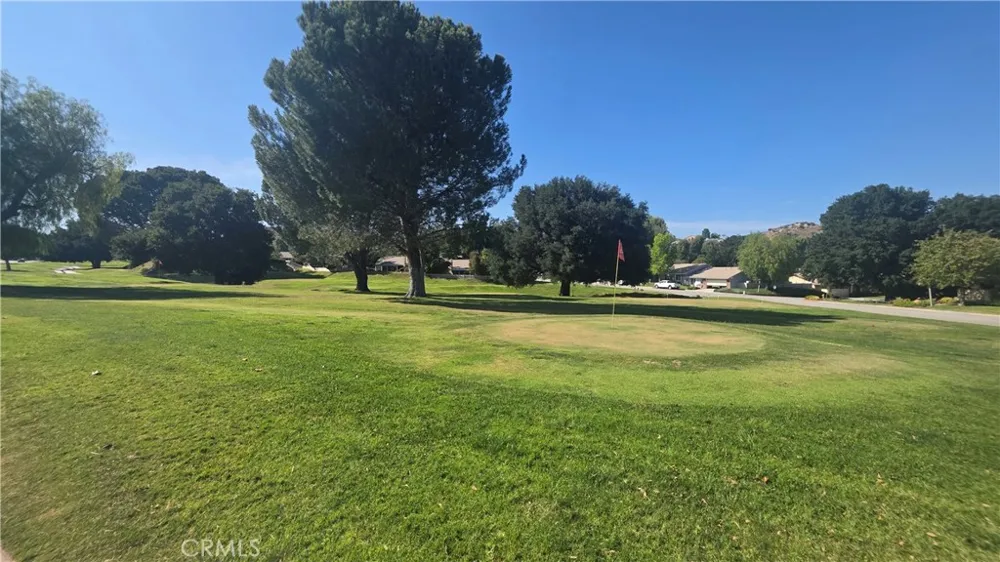 19364 Avenue Of The Oaks Newhall, CA 91321