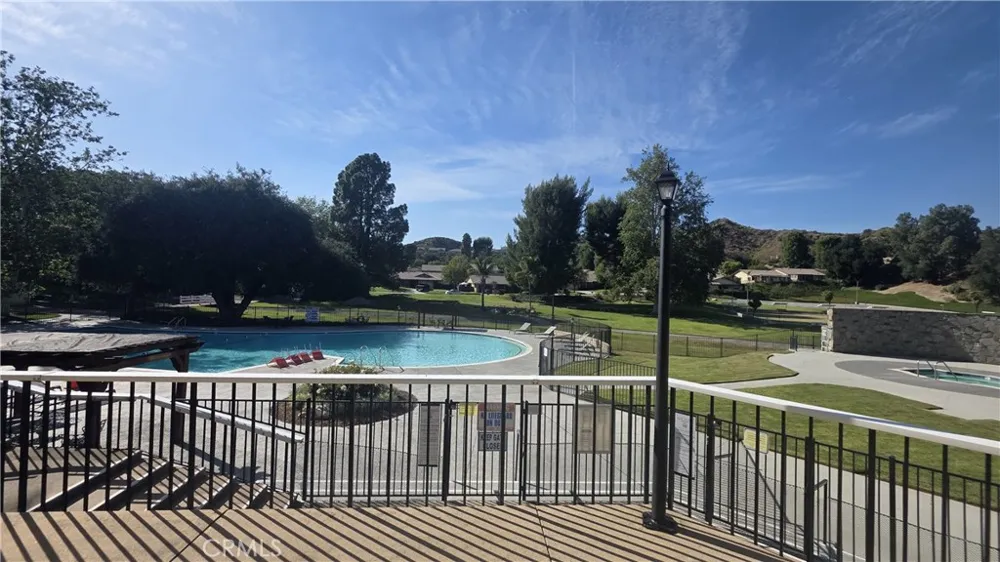 19364 Avenue Of The Oaks Newhall, CA 91321