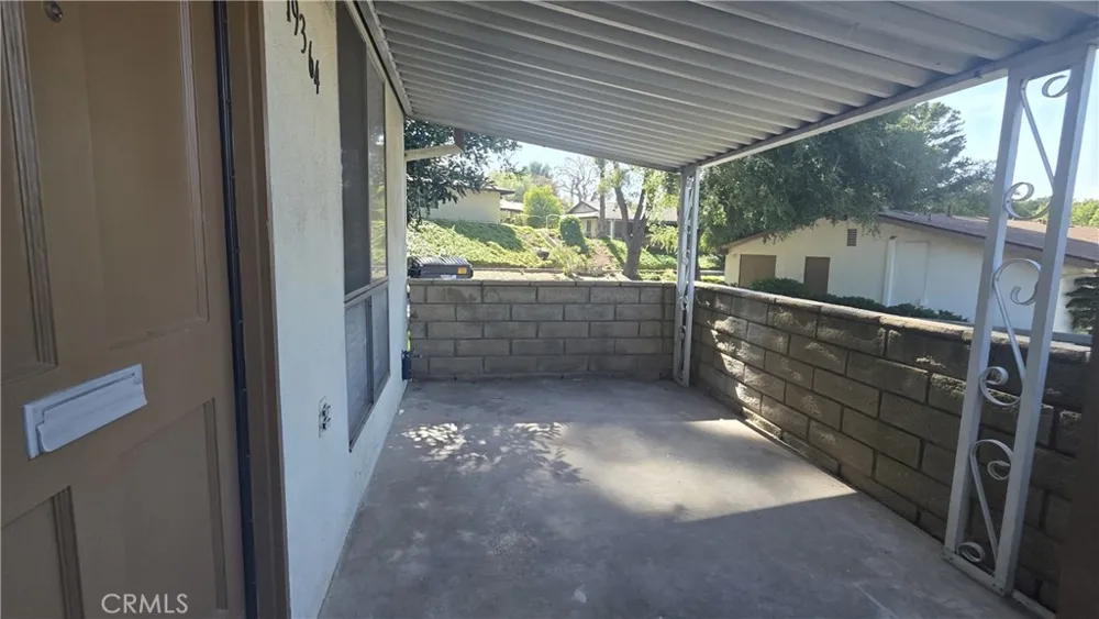 19364 Avenue Of The Oaks Newhall, CA 91321