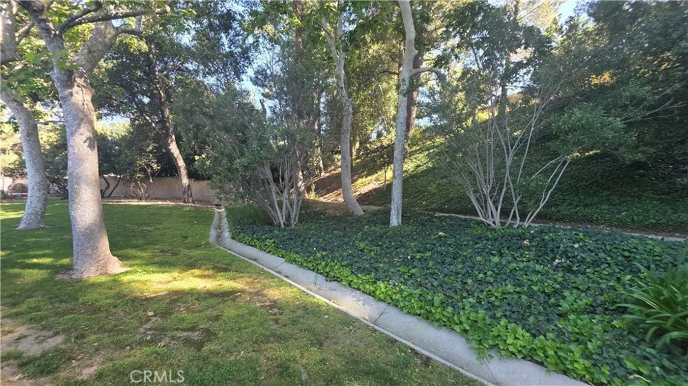 19364 Avenue Of The Oaks Newhall, CA 91321