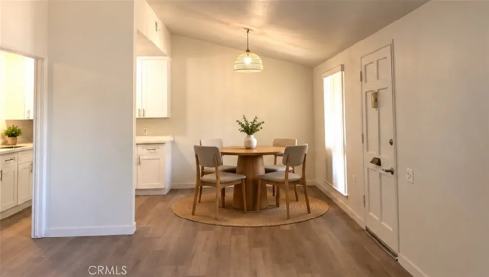 19364 Avenue Of The Oaks Newhall, CA 91321