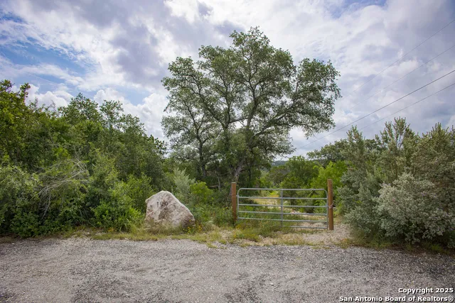 199 County Road 2733 Mico, TX 78056