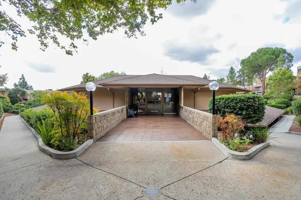 5700 Baltimore Drive #16 La Mesa, CA 91942