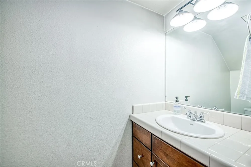 3683 W Black Walnut Fresno, CA 93711