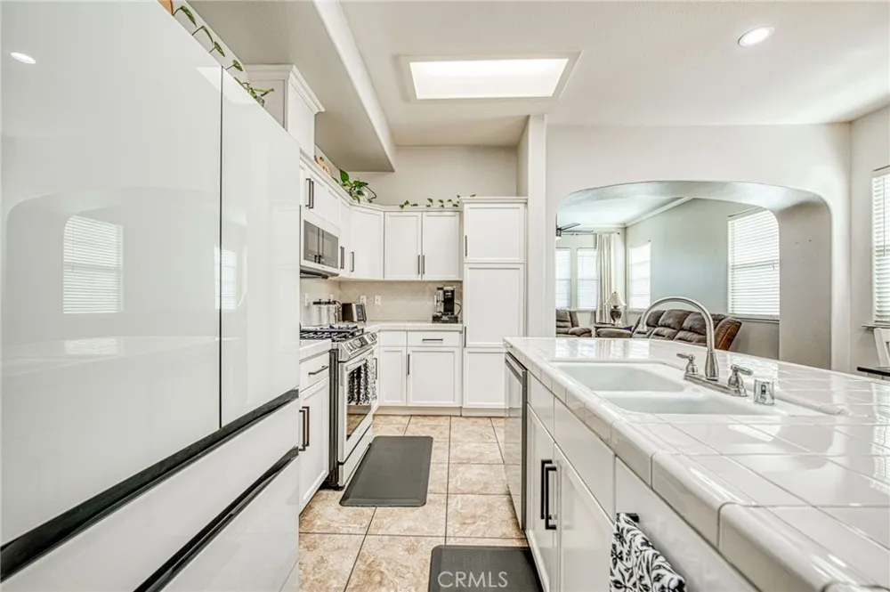 3683 W Black Walnut Fresno, CA 93711