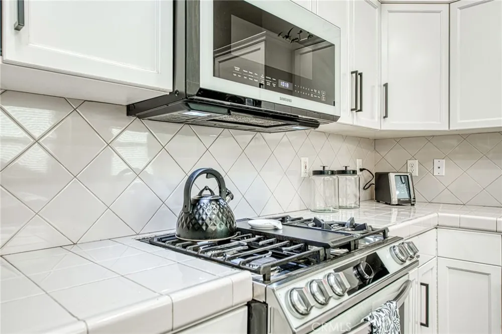 3683 W Black Walnut Fresno, CA 93711