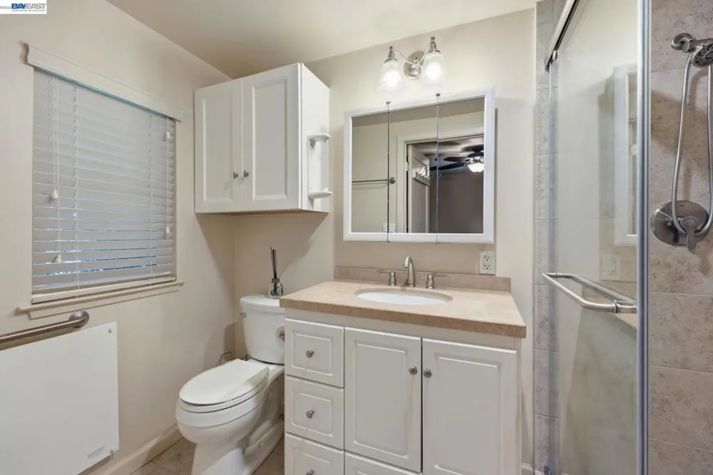11700 Oak Rd Forestville, CA 95436