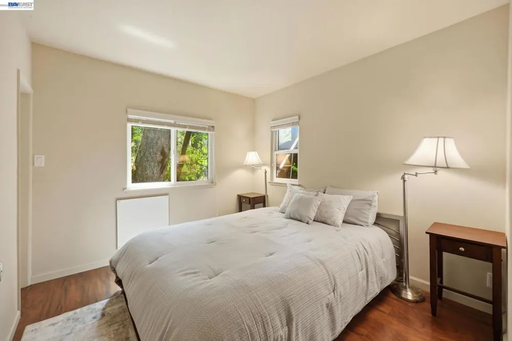 11700 Oak Rd Forestville, CA 95436