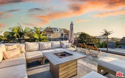 5317 Pacific Avenue