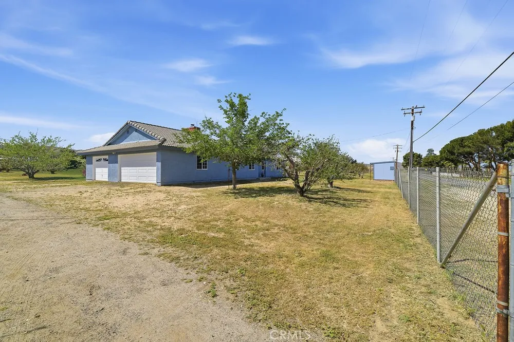 7624 E Avenue U Littlerock, CA 93543