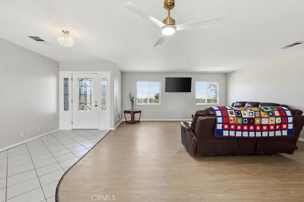 7624 E Avenue U Littlerock, CA 93543