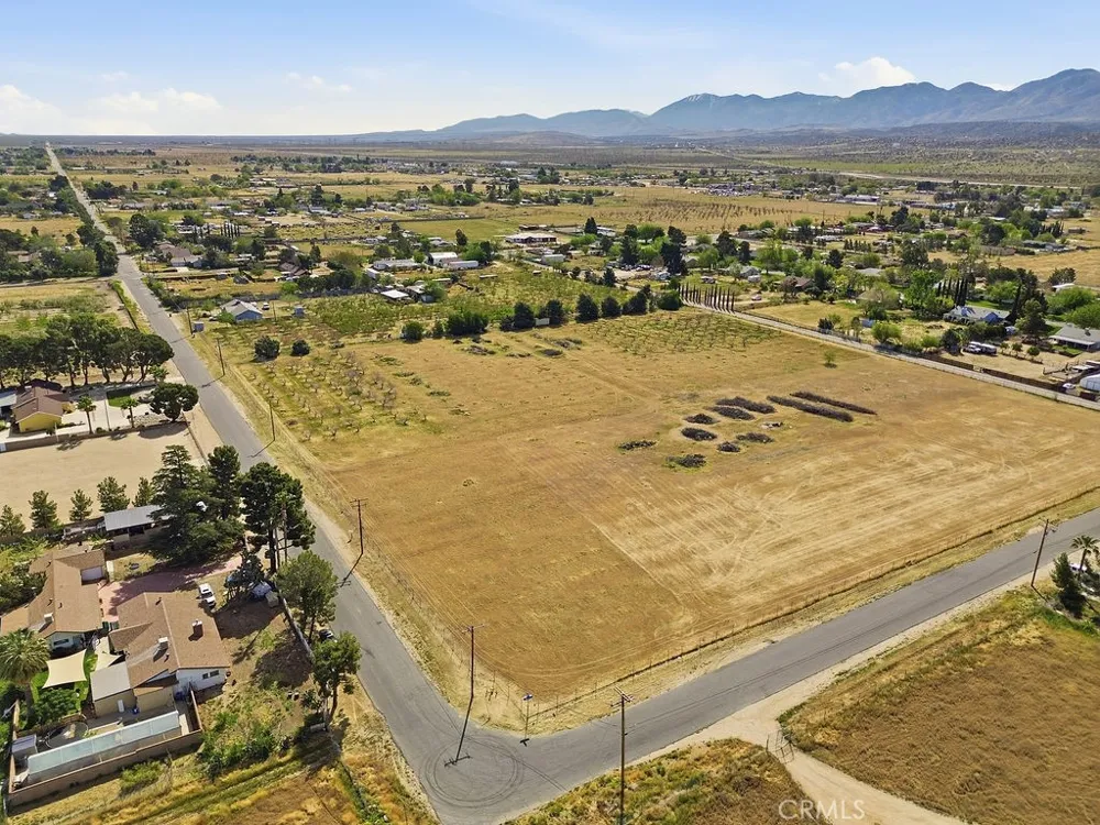 7624 E Avenue U Littlerock, CA 93543