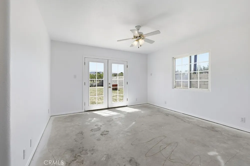 7624 E Avenue U Littlerock, CA 93543