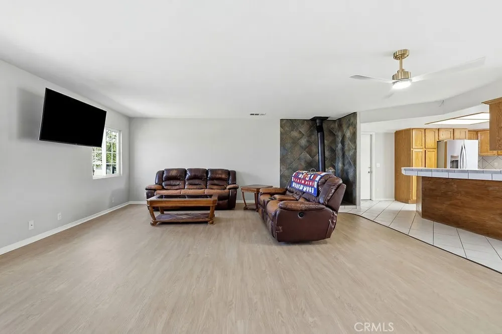 7624 E Avenue U Littlerock, CA 93543