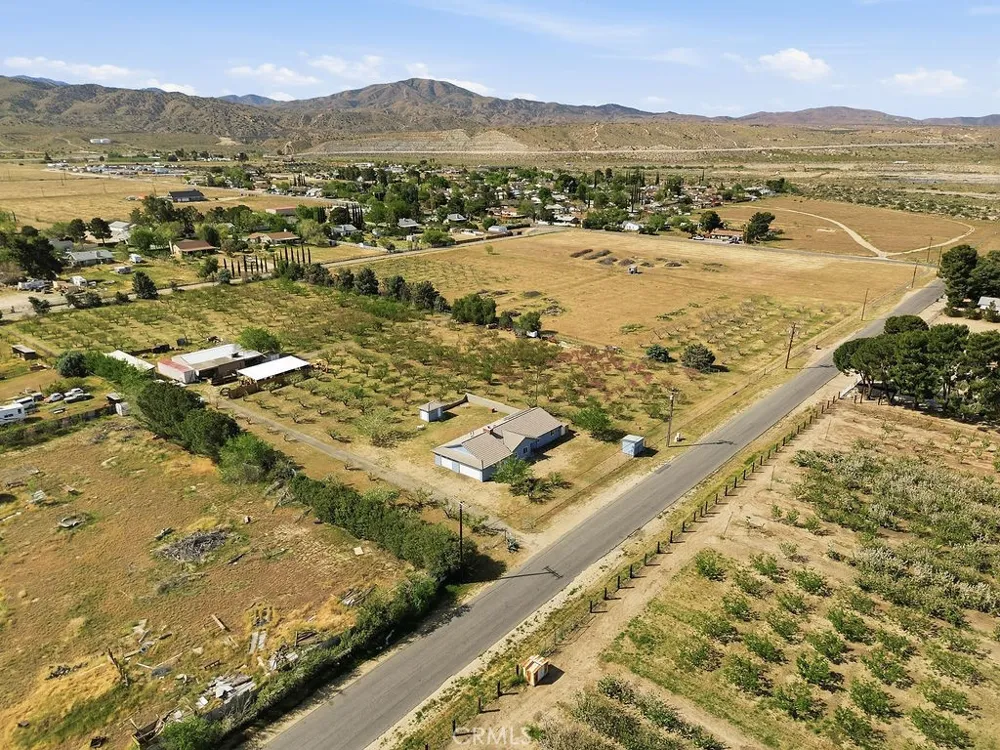 7624 E Avenue U Littlerock, CA 93543