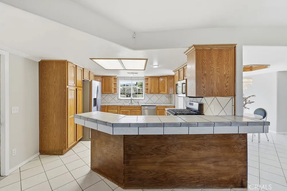 7624 E Avenue U Littlerock, CA 93543