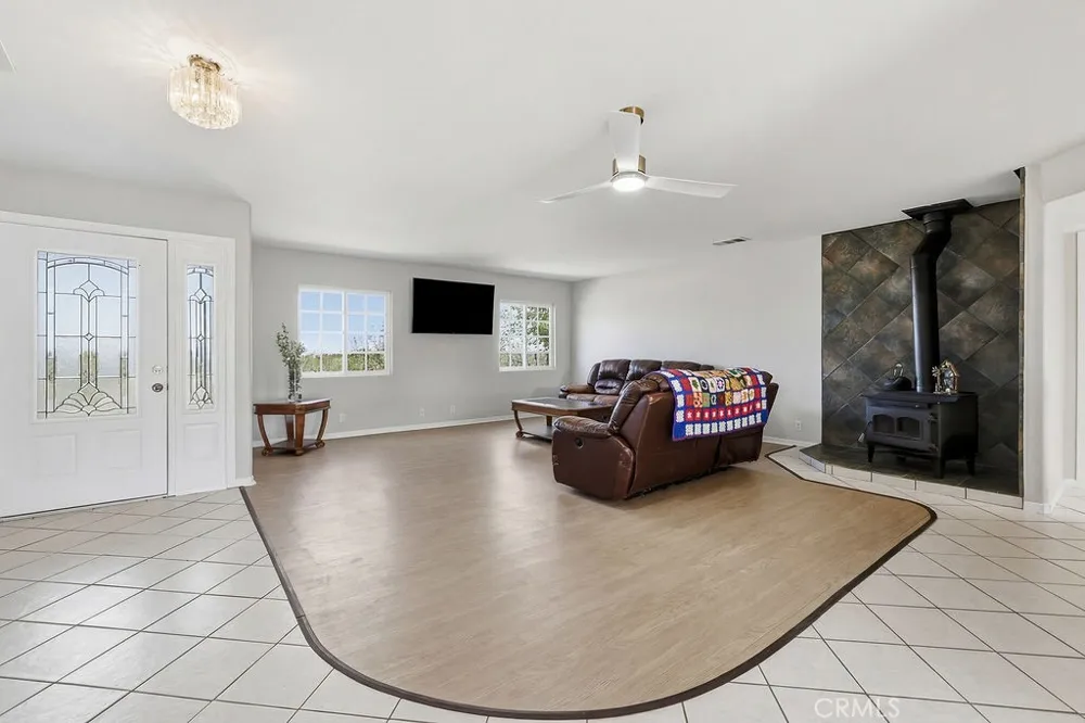 7624 E Avenue U Littlerock, CA 93543