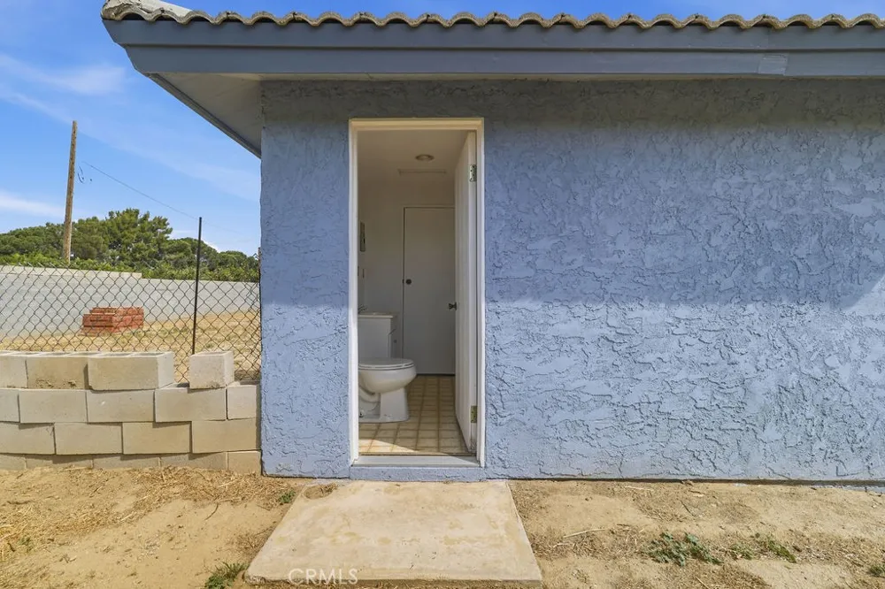 7624 E Avenue U Littlerock, CA 93543