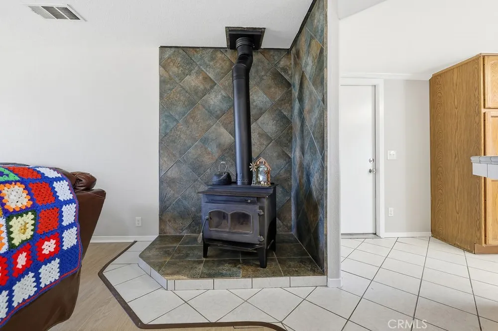 7624 E Avenue U Littlerock, CA 93543